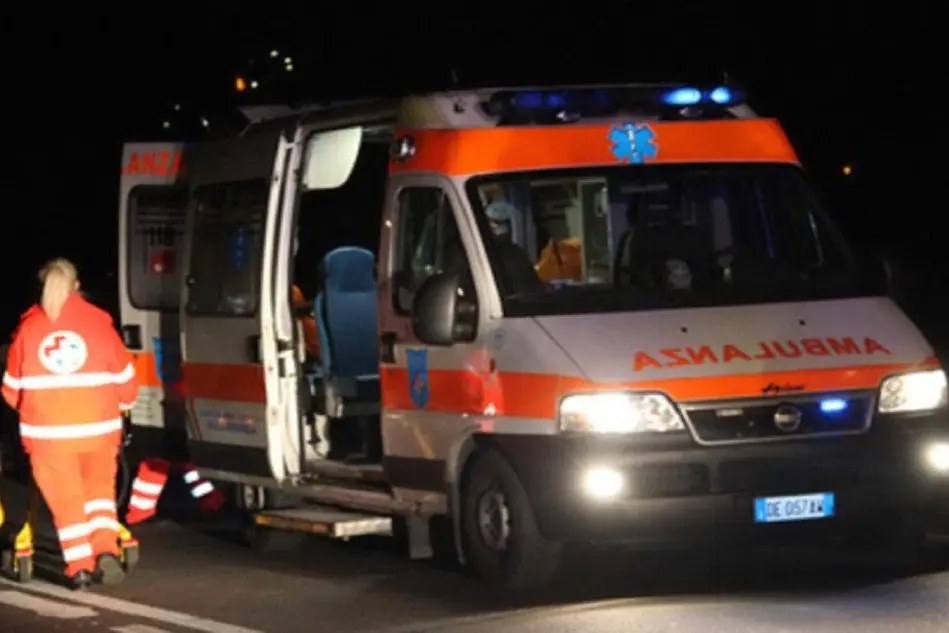 Un'ambulanza del 118