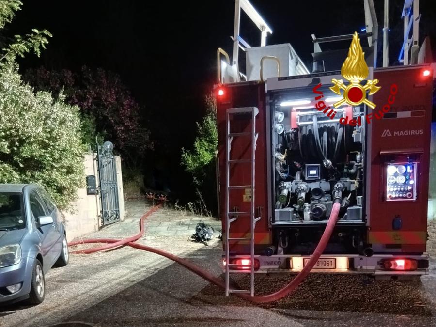 Incendio in un’abitazione a Poggio dei Pini, l’unico residen