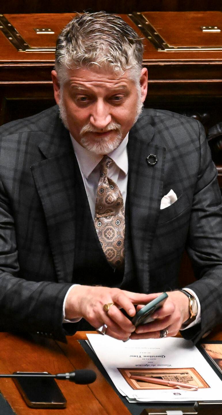 Meloni convoca Giuli, confronto teso «Normale dialettica»