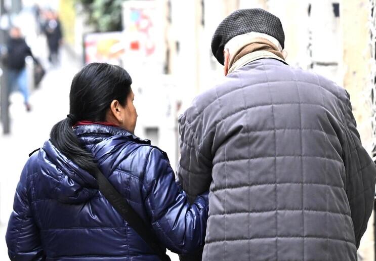 Sempre più badanti per le famiglie sarde