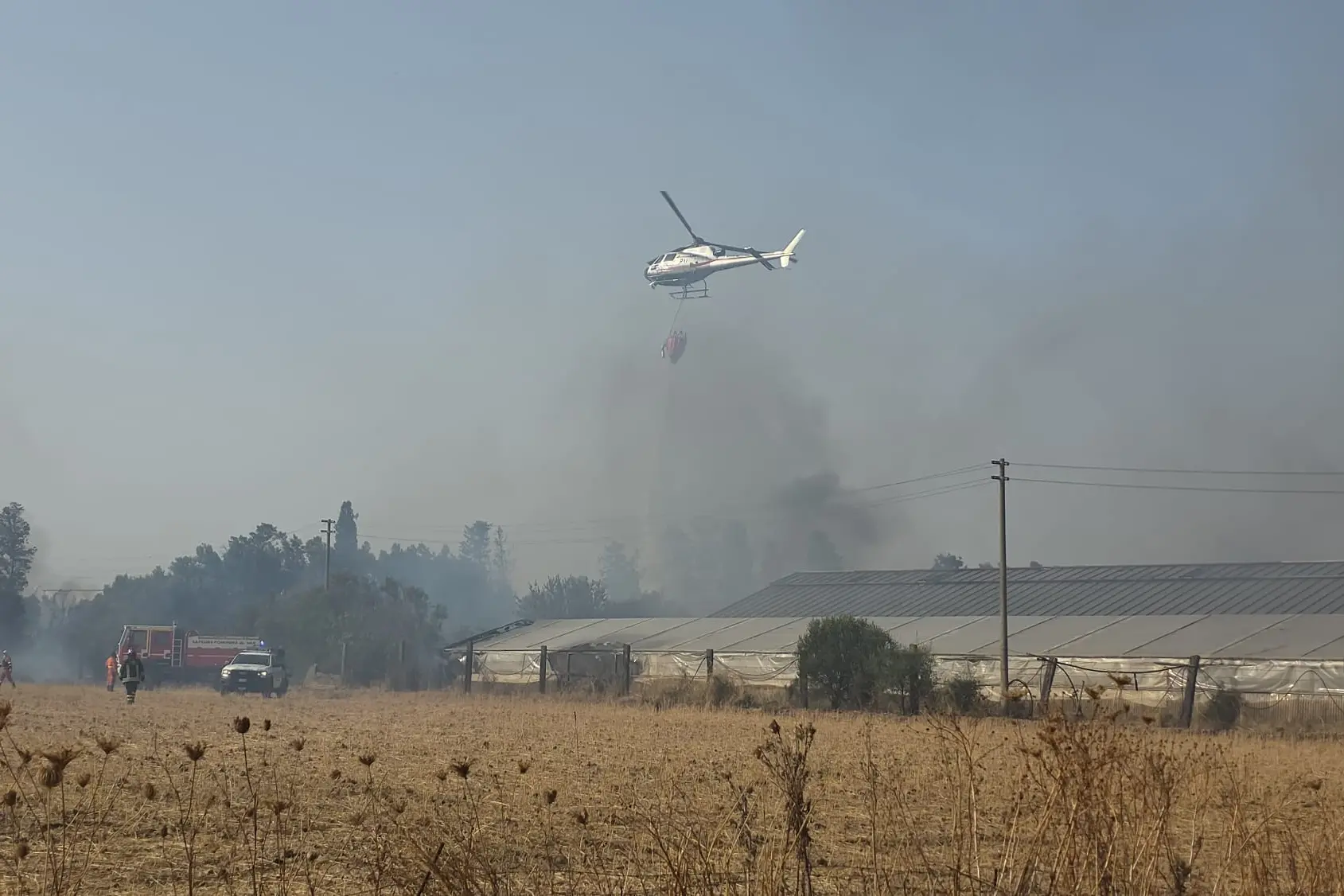 Decimomannu, l'incendio minaccia l'area artigianale