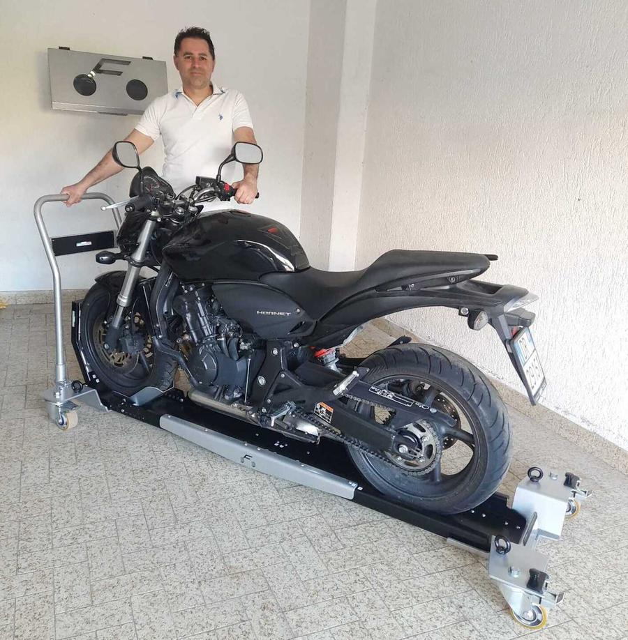 «Così ho inventato il carrello sposta-moto»