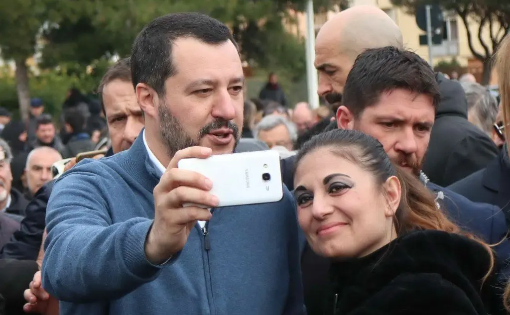 Matteo Salvini, bagno di folla in Sardegna