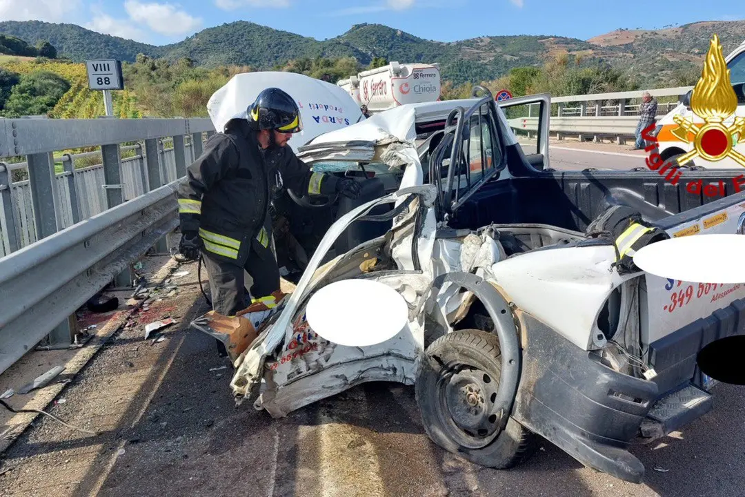 L'incidente (foto Vigili del fuoco)