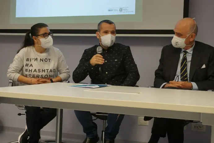 I genitori del bimbo e il professor Colledan (Ansa)