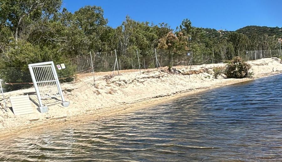 Villaggi e turisti “intrappolati” dal fiume