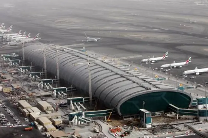 L'aeroporto di Dubai (Ansa)
