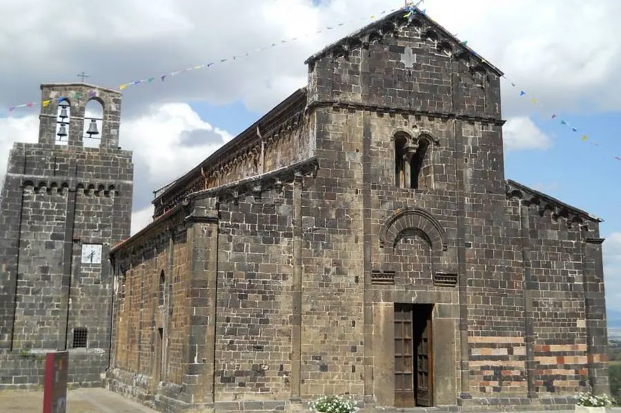 La Basilica romanica di Nostra Signora del Regno (foto Caria)