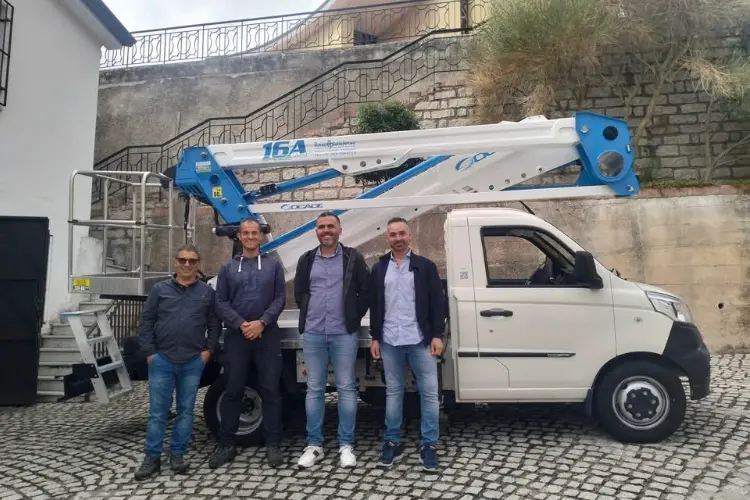 Il nuovo mezzo consegnato al Comune di Bultei (foto concessa)