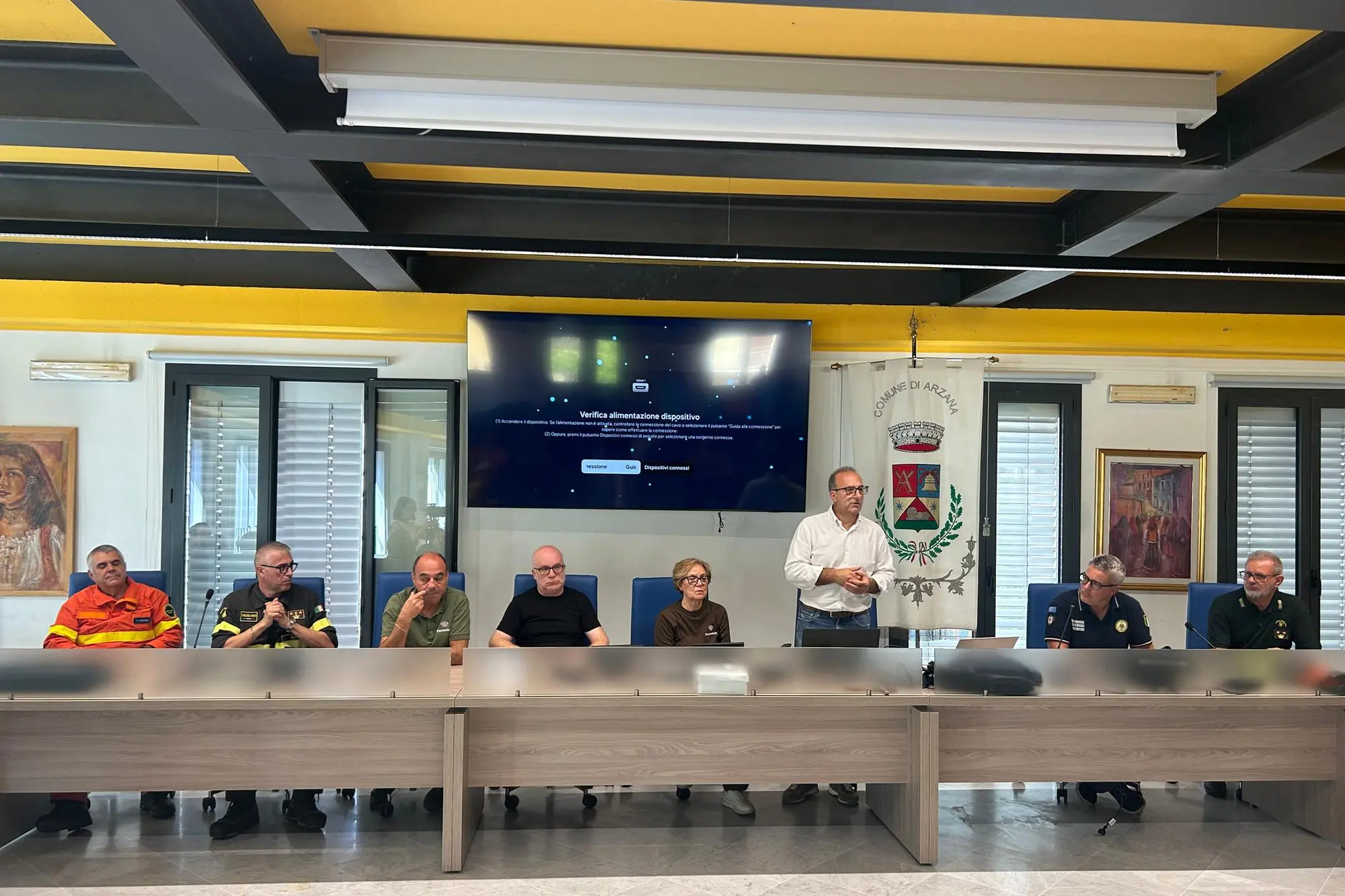 Il vertice in sala consiliare (Secci)