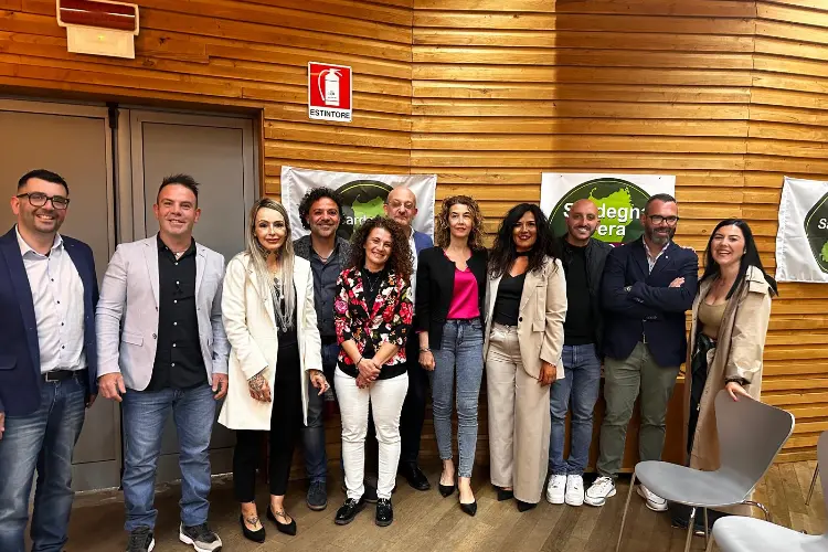 La squadra di Sardegna Vera con candidata Dettori (foto concessa)