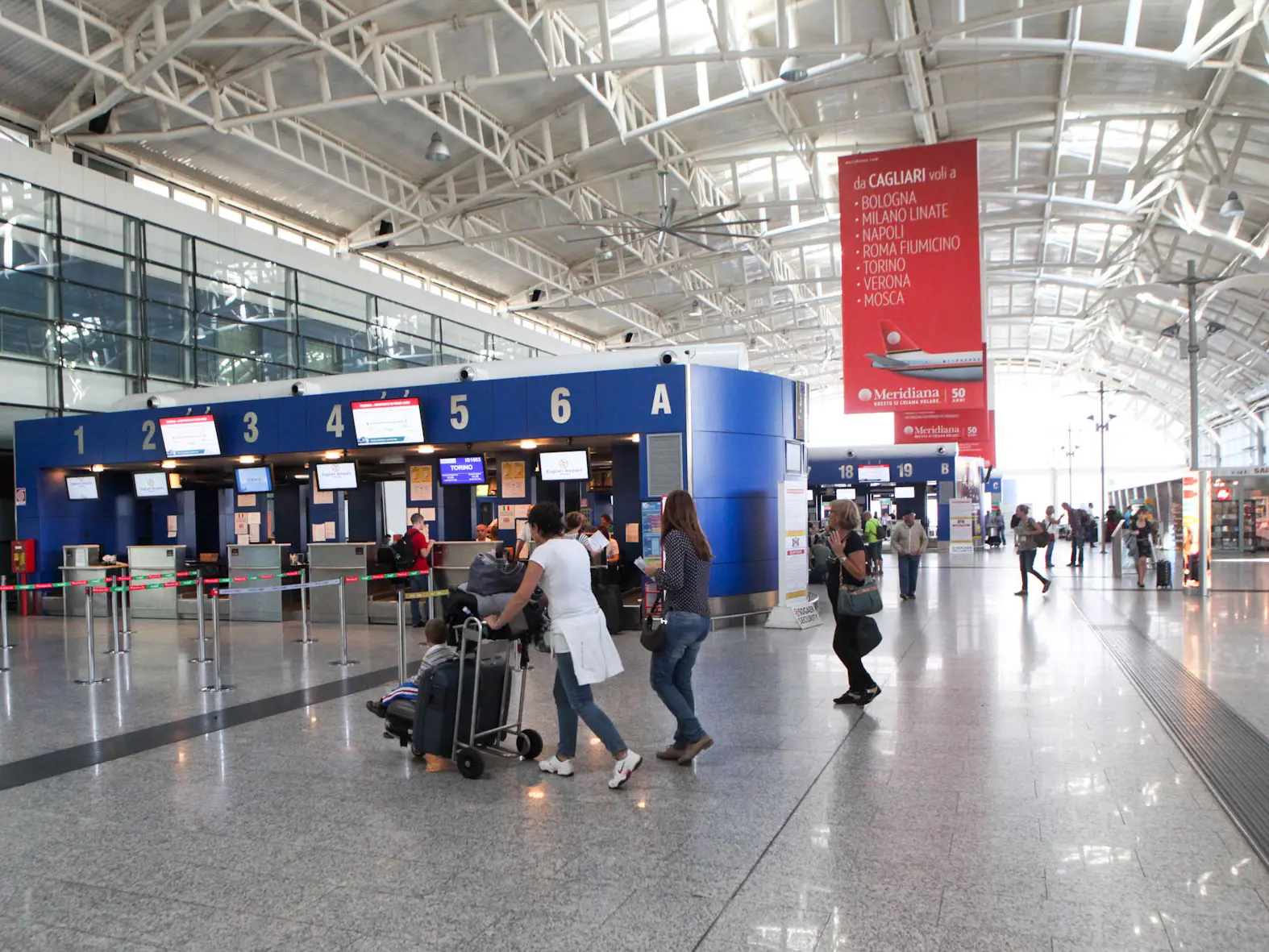 L'aeroporto di Cagliari (archivio L'Unione Sarda - foto Ungari)