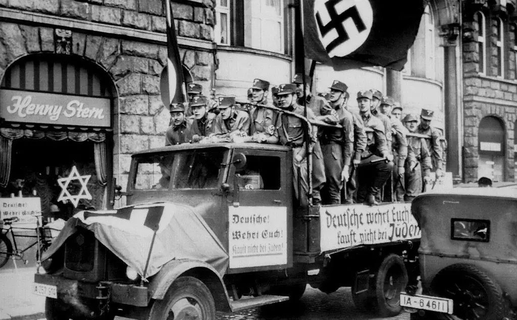 Truppe naziste