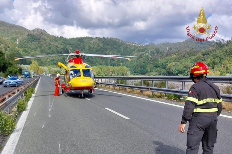 Bimbo di otto anni muore in uno schianto in autostrada, era in moto col papà