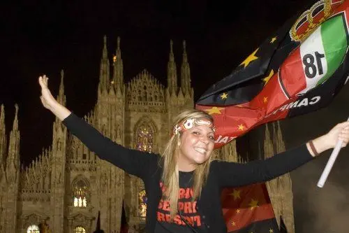 Milan campione d'Italia, festa in piazza Duomo