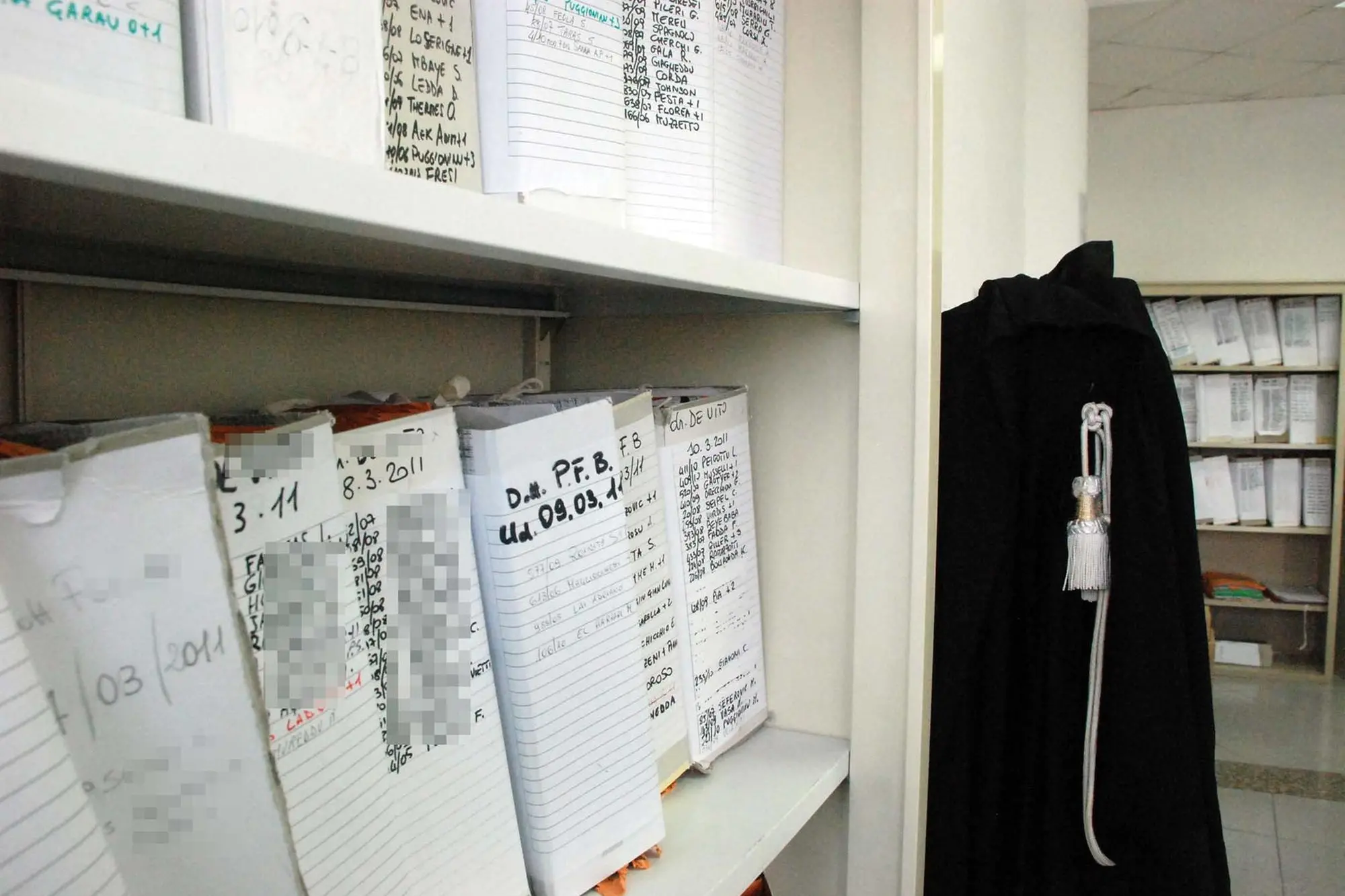 La sede del tribunale, i faldini delle cause