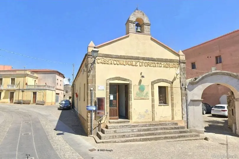 La sede dell'Istituto bancario a Siurgus Donigala