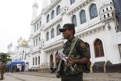 Paura nello Sri Lanka, trovati esplosivi e bandiere dell'Isis