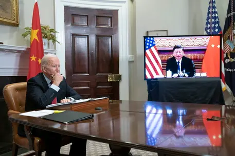 Summit virtuale tra Joe Biden e Xi Jinping (Ansa)