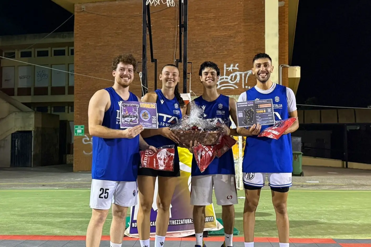I vincitori della categoria Pro del Marrubiu Summer Street Basketball (foto di Giacomo Pala)