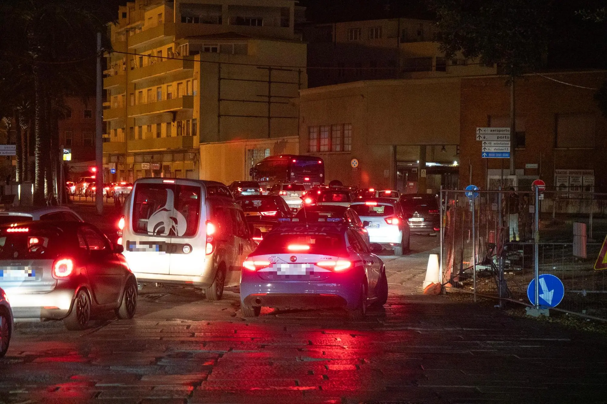 Caos traffico a Cagliari (foto L'Unione Sarda)