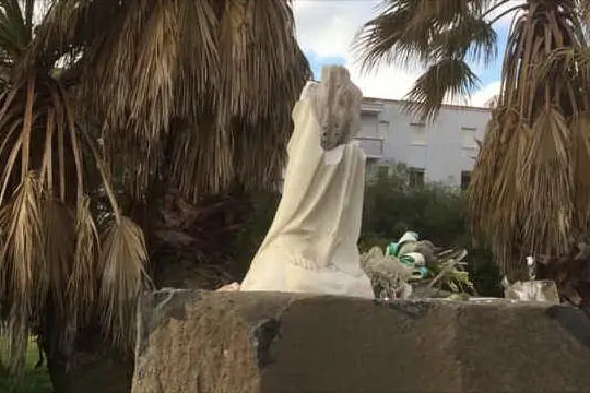 La statua