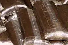 L'hashish era nascosto nel filtro dell'aria di una Mercedes