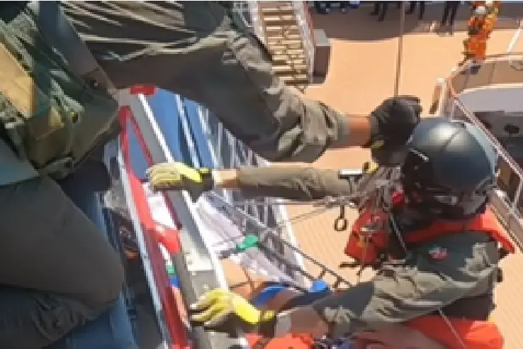 Volo da Decimomannu per il salvataggio sulla nave da crociera, Giorgia Meloni: "Guarda Costiera, eccellenza italiana"