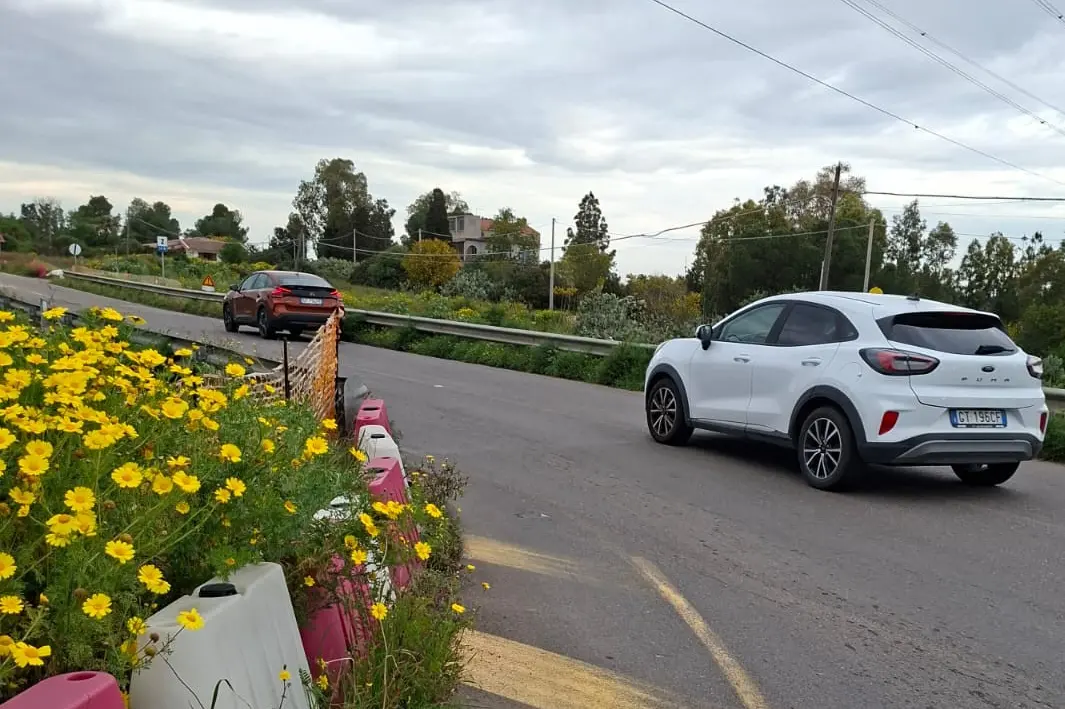 La rotatoria sulla strada provinciale 91 a Capoterra (Foto Ivan Murgana)