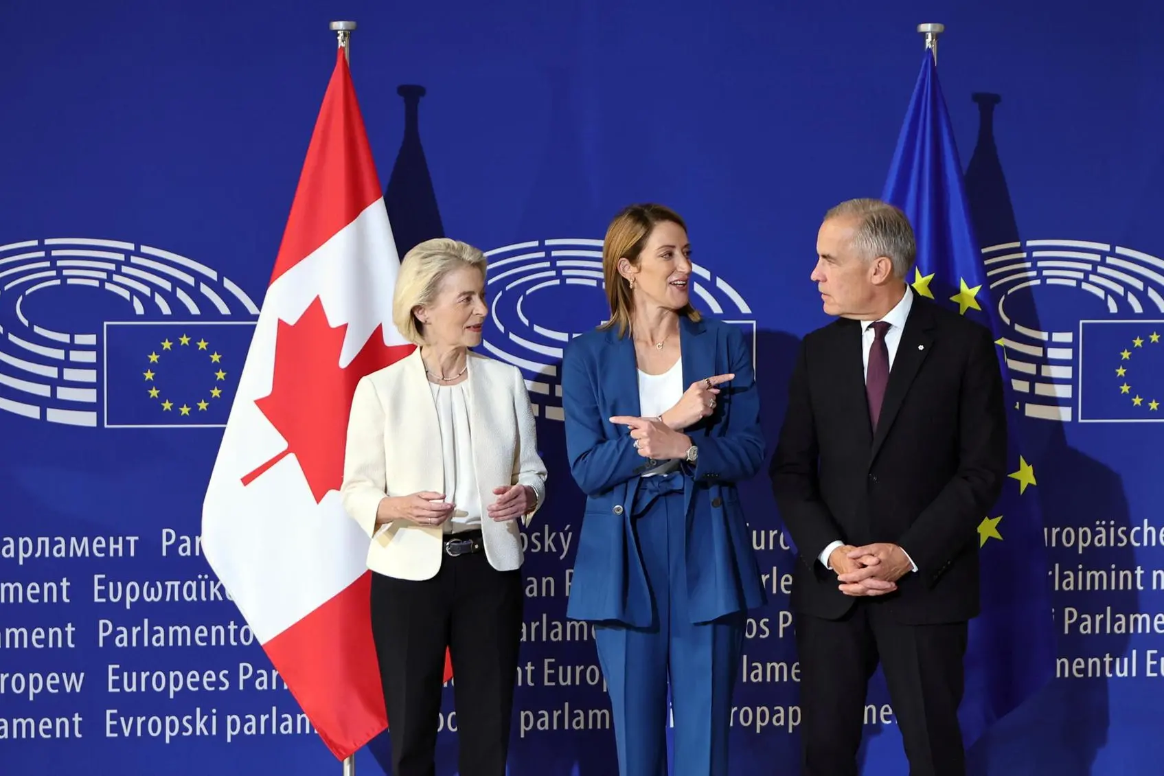 epa13243145 European Commission President, Ursula von der Leyen (L) and European Parliament President, Roberta Metsola (C) welcome the Prime Minister of Canada, Mark Carney (R) at the European Parliament in Strasbourg, France, 16 September 2026. Carney will hold meeting in Strasbourg to strengthen Canada's ties with the EU in trade, investment, and security. EPA/RONALD WITTEK