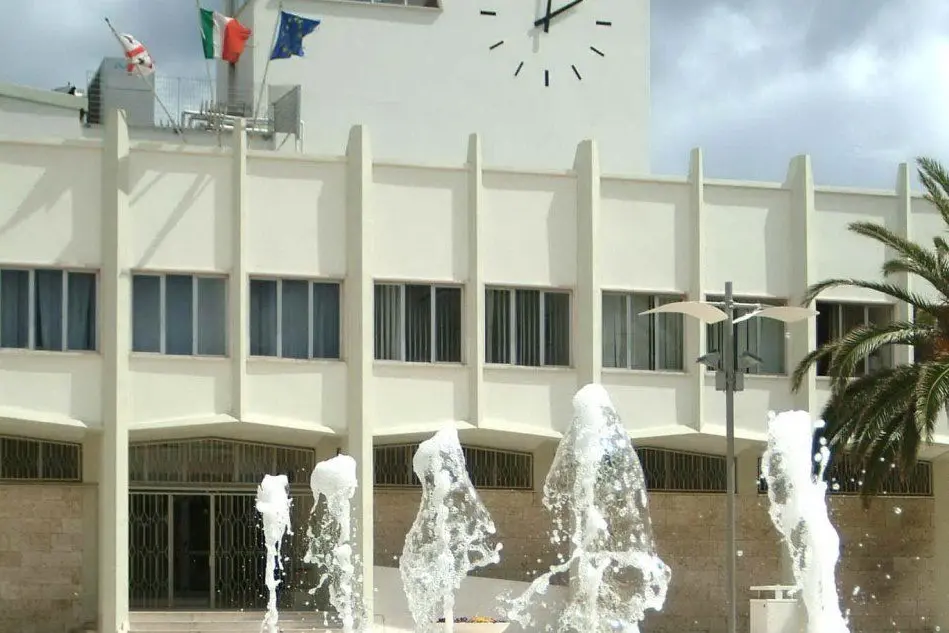 Il Comune di Porto Torres (foto L'Unione Sarda - Calvi)