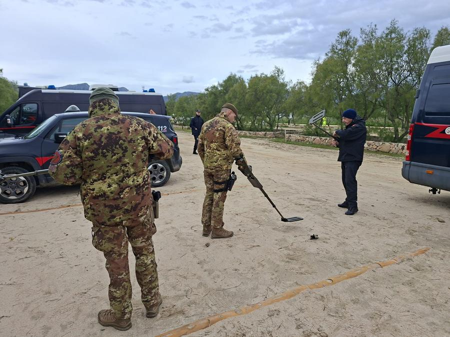 Volpe 132, blitz del Ris a Maddalena Spiaggia in cerca di reperti