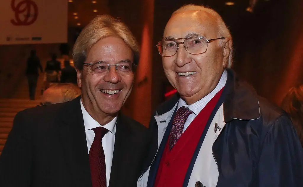 Con l'ex premier Paolo Gentiloni