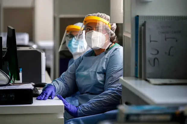 Personale sanitario (Ansa)