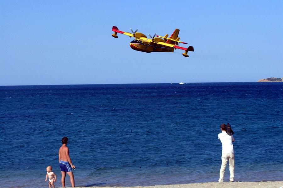Il Viminale rassicura la Regione: «Canadair operativi nella stagione antincendi 2026»