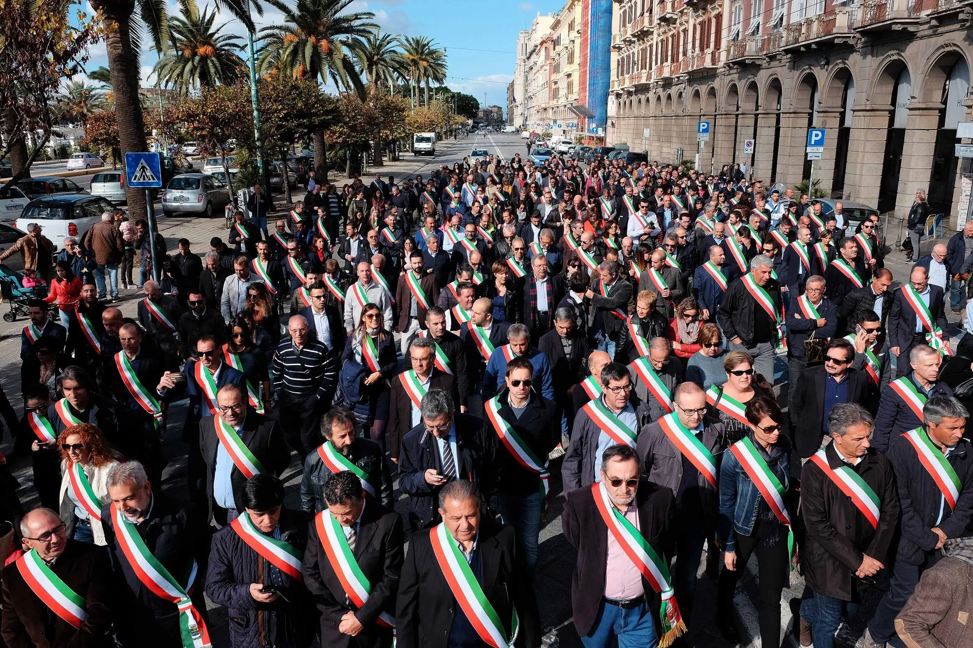 Una manifestazione dei sindaci a Cagliari (Foto Ungari)