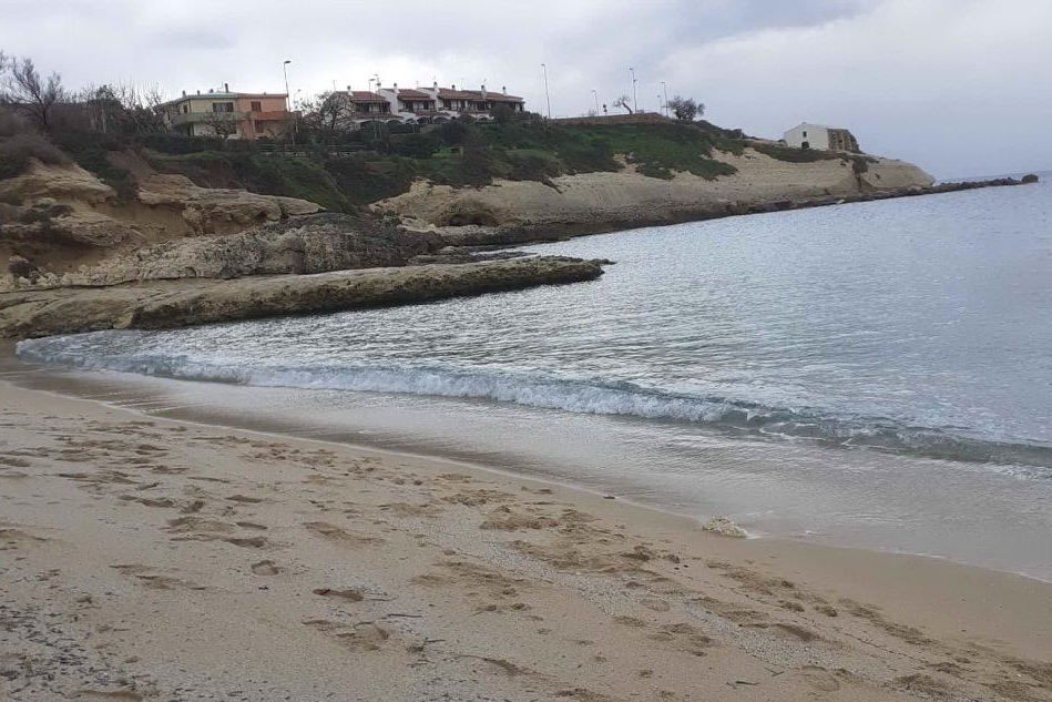 Porto Torres, la solitudine della spiaggia di Balai