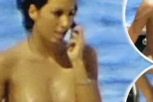 Il topless di Elisabetta Gregoraci