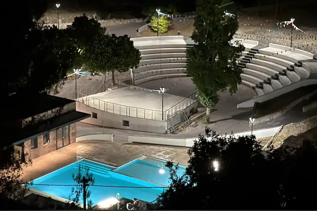 La piscina comunale (foto concessa)