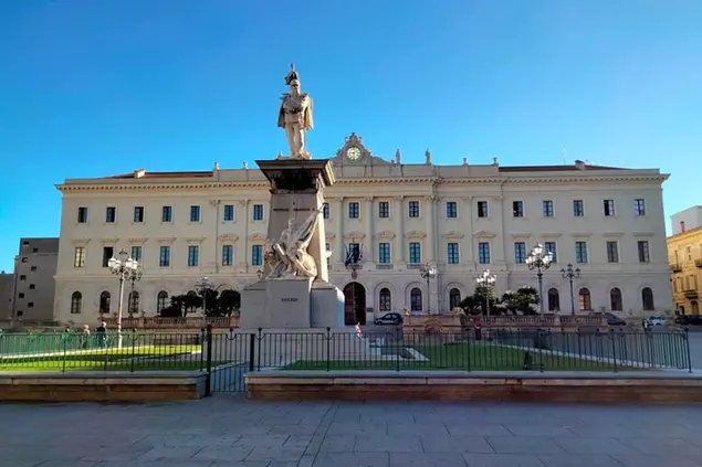 Il palazzo della Provincia a Sassari (L'Unione Sarda - Caria)