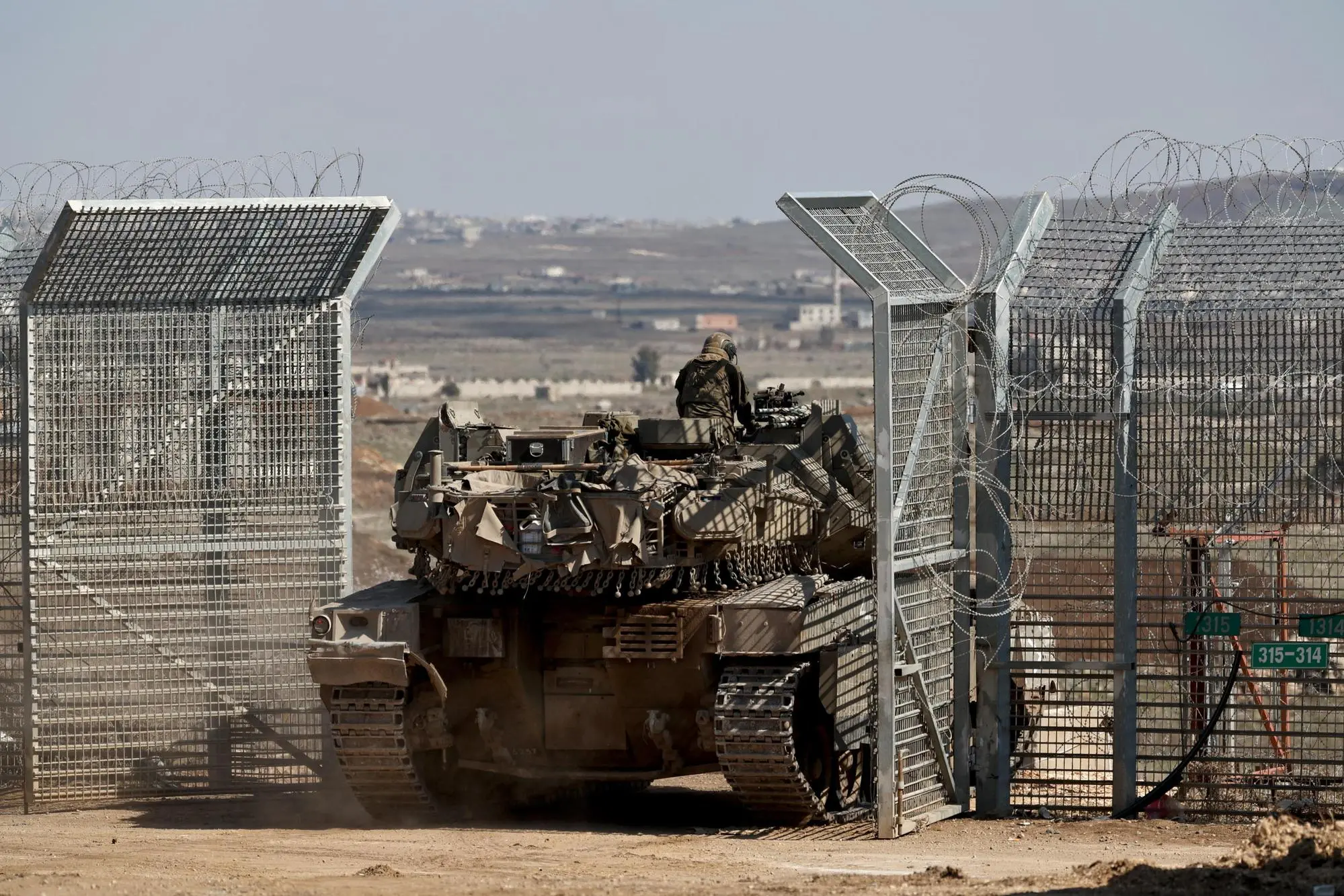 Un tank dell'esercito israeliano (Ansa)