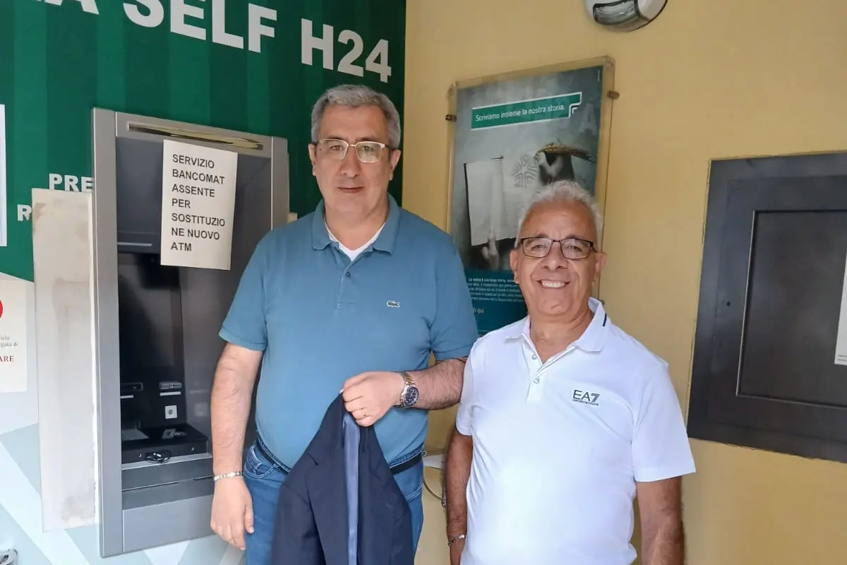 Il sindaco Umberto Oppus con Andrea Carta del Banco di Sardegna