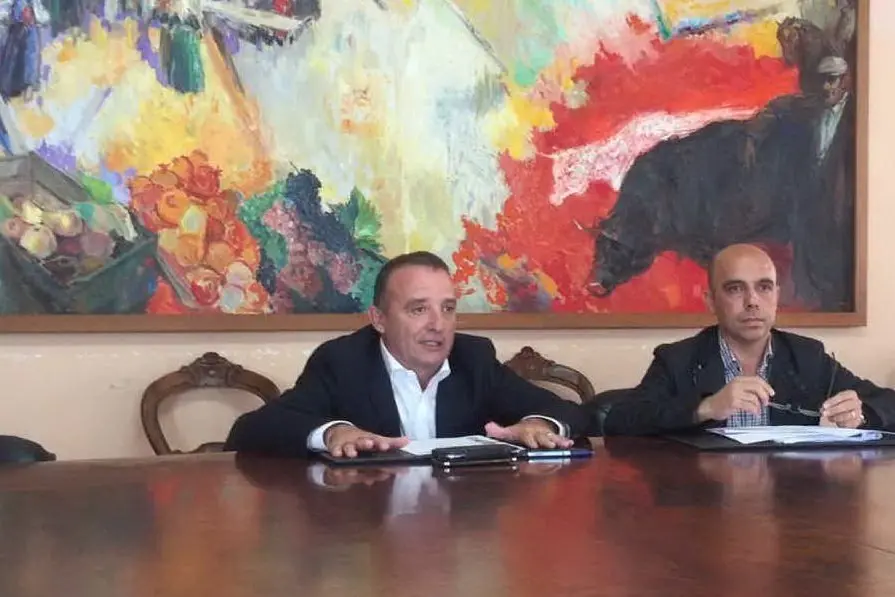 Il sindaco Andrea Lutzu e l'assessore Massimiliano Sanna