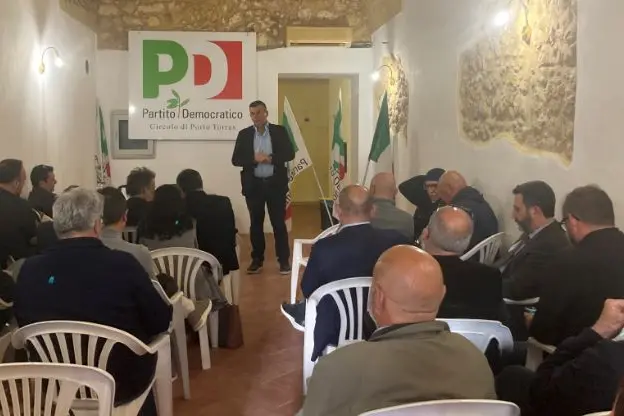 La sezione cittadina Pd a Porto Torres (foto Pala)