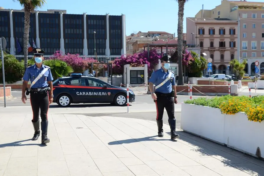 (foto carabinieri)