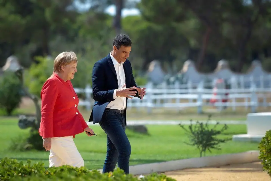 Merkel in visita da Pedro Sanchez (foto Ansa)