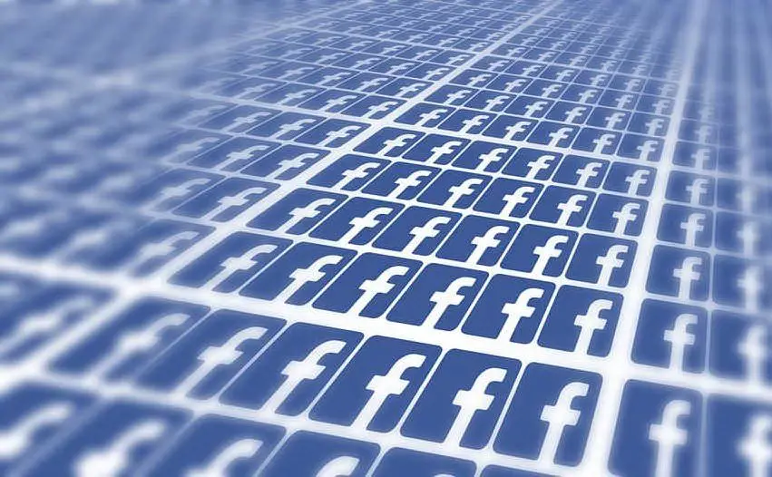 La &quot;F&quot; simbolo di Facebook