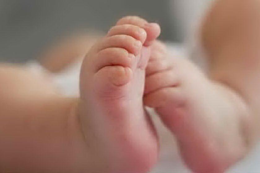 Neonato partorito in casa arriva in ospedale in ipotermia e muore