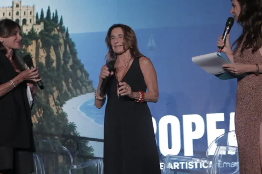 Lina Sastri a Tropea parla del suo debutto alla regia