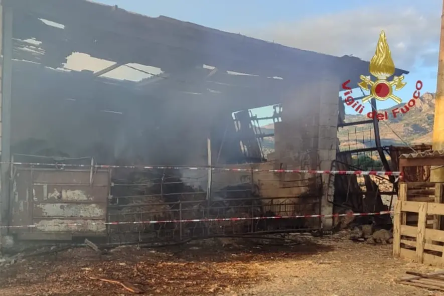 Schäden nach dem Brand (Foto: Feuerwehr)
